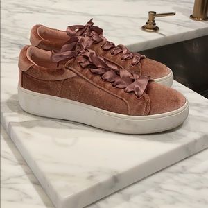 steve madden velvet sneaker